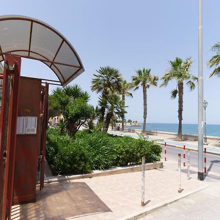 Abissi Room One Step From The Sea 特拉尼 外观 照片